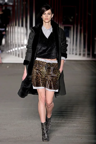 Look 2